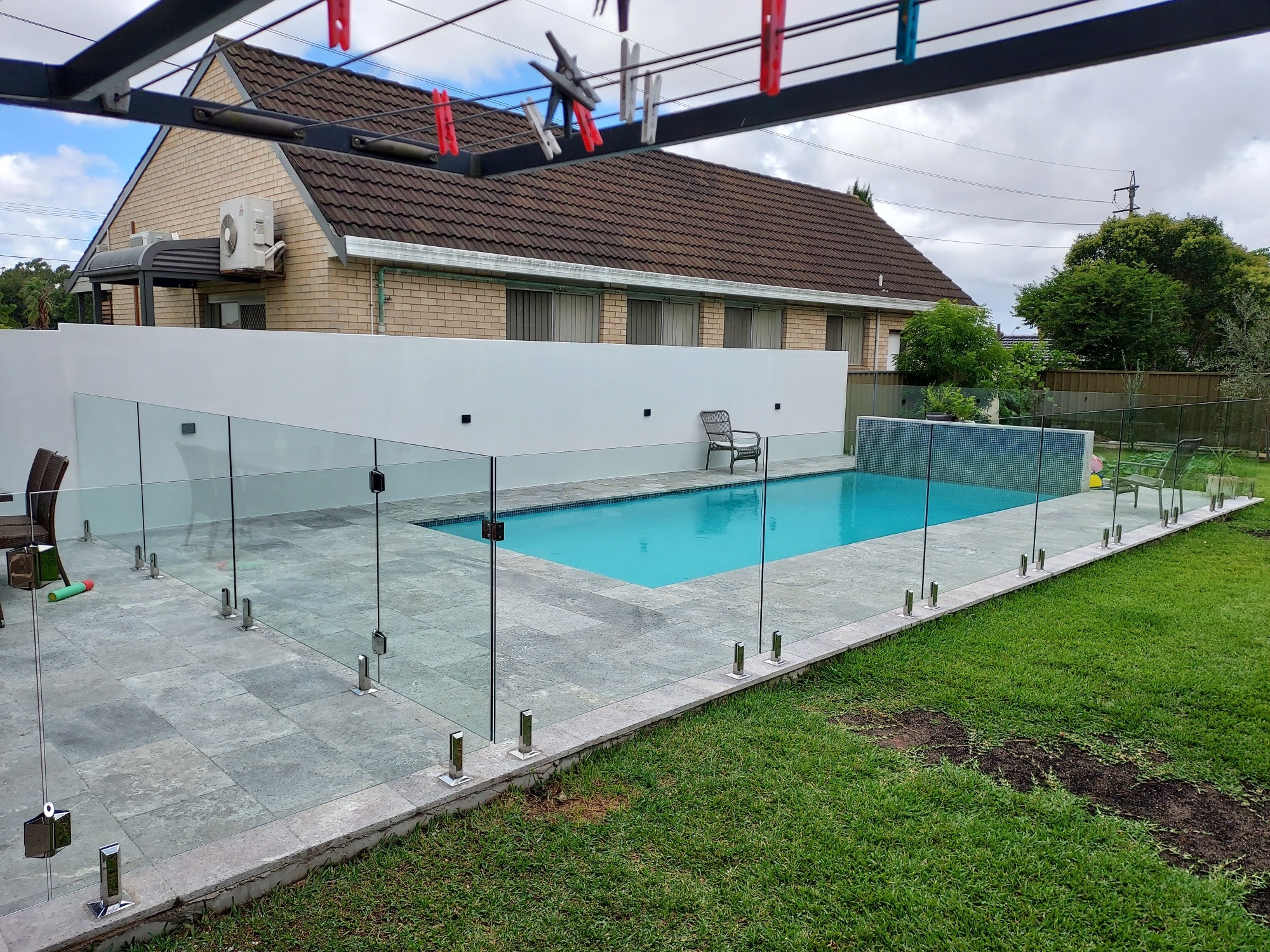 Pool glass fencing installation